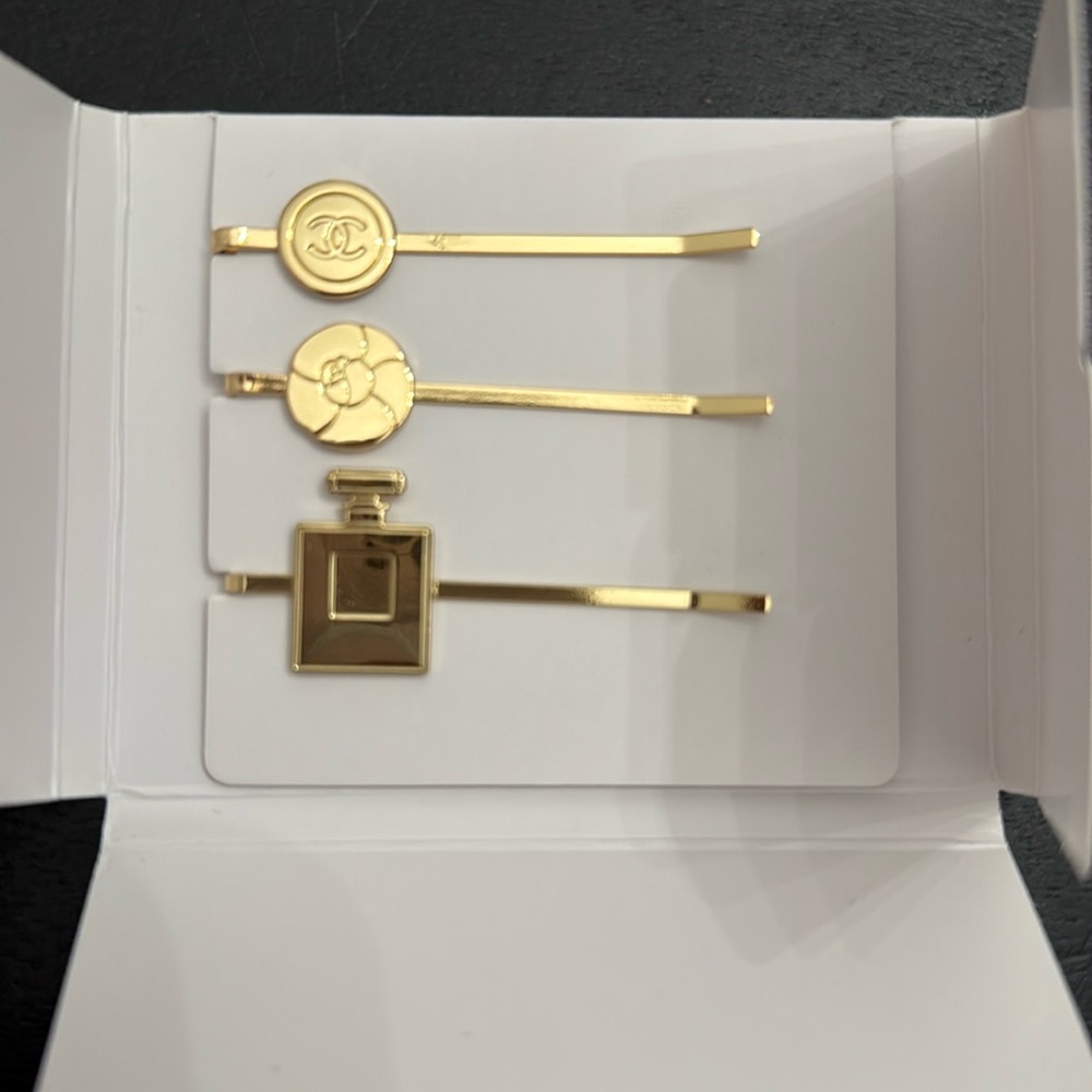 CHANEL Gold Hair Clips Set